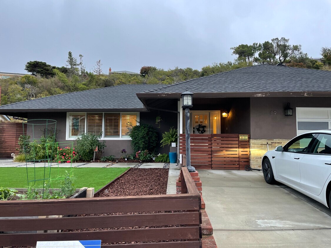 Primary Photo - 89 Conejo Dr