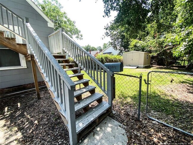 Foto del edificio - 209 W 16th St