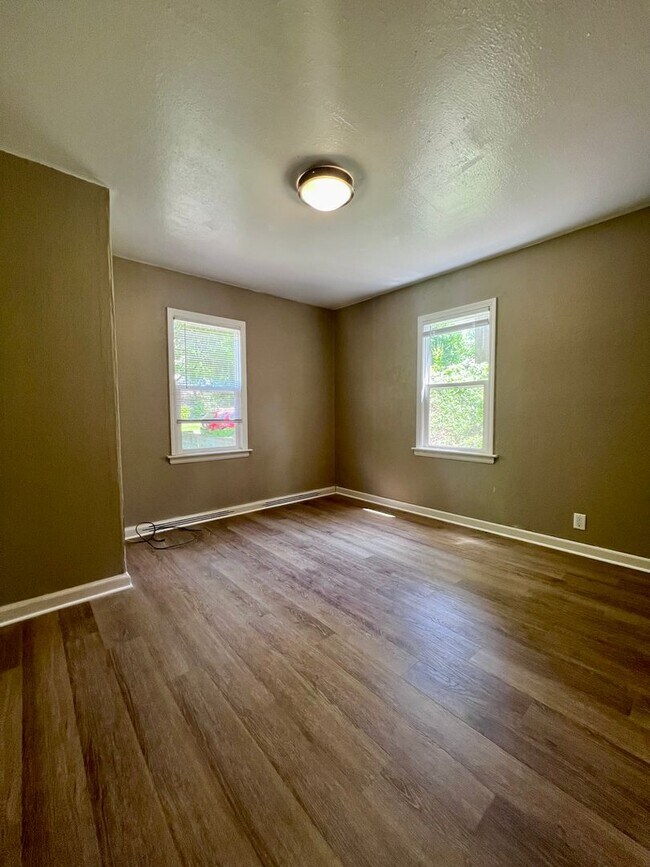 Foto del edificio - Two Bedroom Home in Kalamazoo