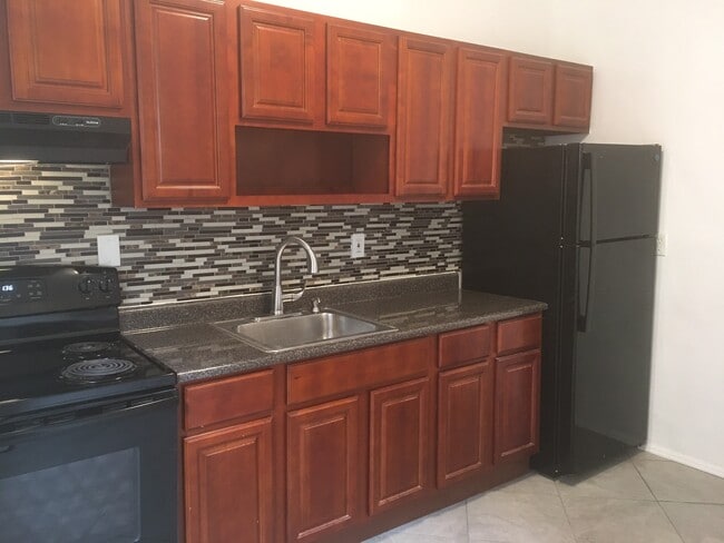 Kitchen - 746 E 230th St