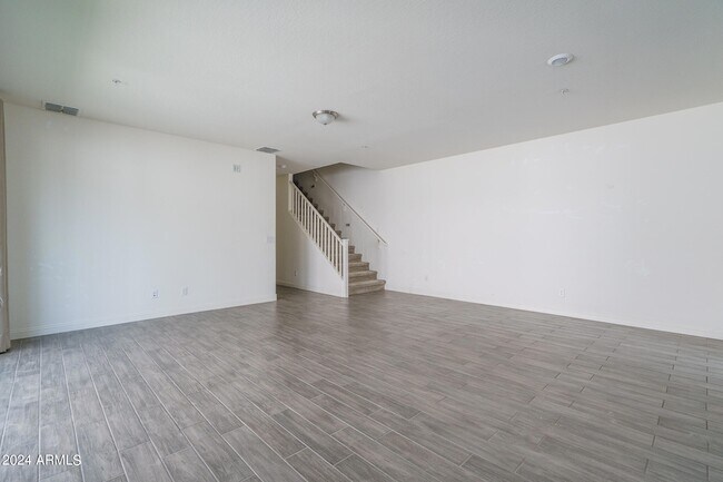 Foto del edificio - 1627 N 208th Ave