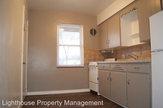 Building Photo - 1212 Ottillia St SE