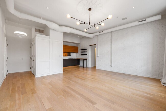 Foto del edificio - Sophisticated 2BR Condo in Logan Circle - ...