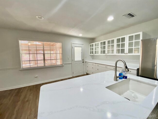 Foto del edificio - 3821 Collingswood Rd