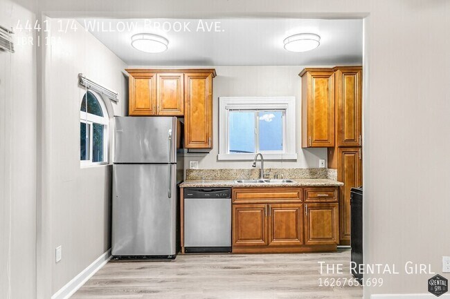 Foto del edificio - 4441 1/4 Willow Brook Ave.-