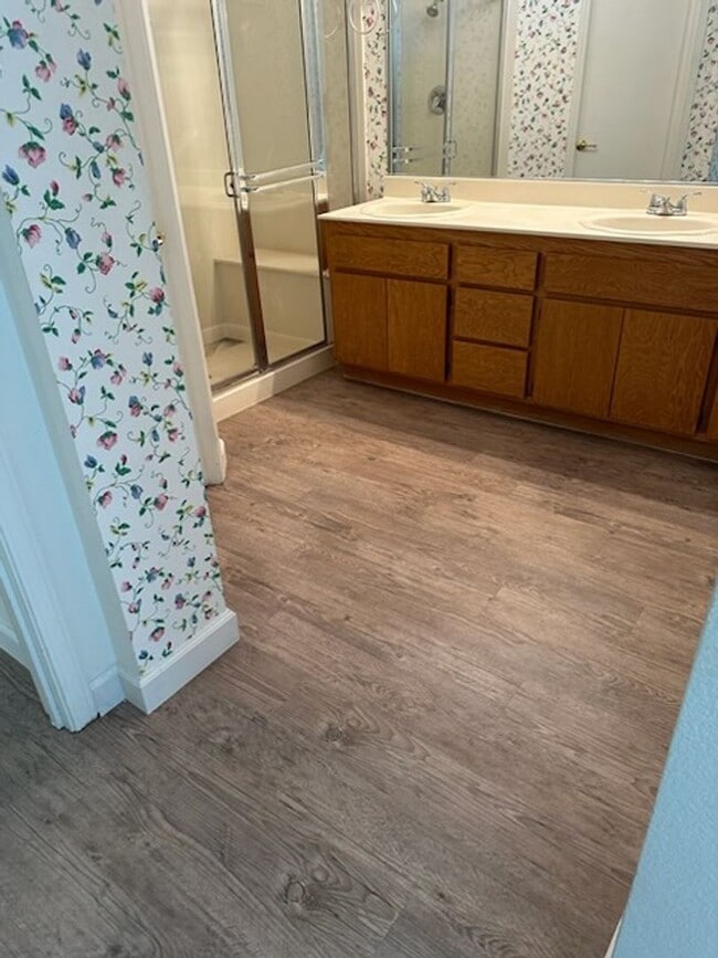 Building Photo - Summerset I in Brentwood-2/2 with Communit...