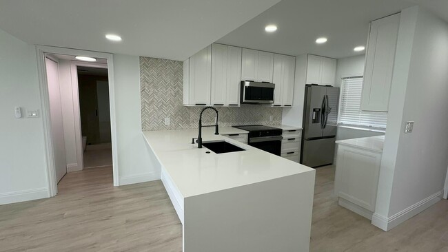 Foto del edificio - 4483 Luxemburg Ct