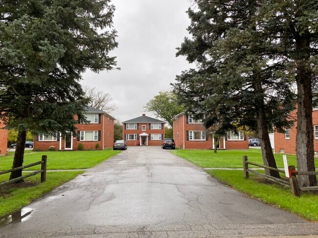 Entrada segura - 6068 Transit Rd