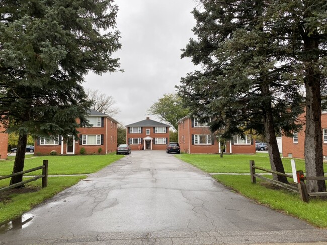Secure entrance - 6068 Transit Rd