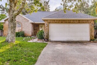 Building Photo - 2241 Prytania Cir
