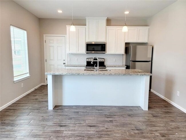 Building Photo - 5801 Sandpiper Ave
