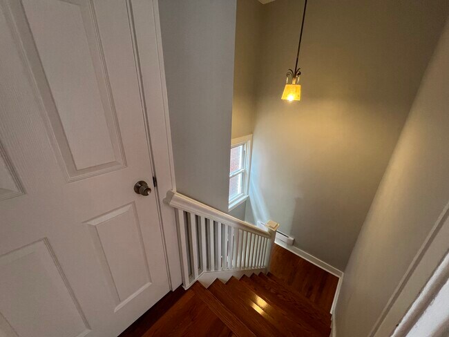 Foto del edificio - 7455 Penfield Ct
