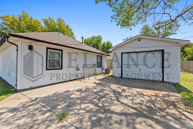 Foto del edificio - 1833 S St Clair St