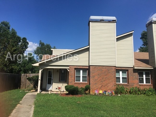 Building Photo - 2799 Coventry Green SE