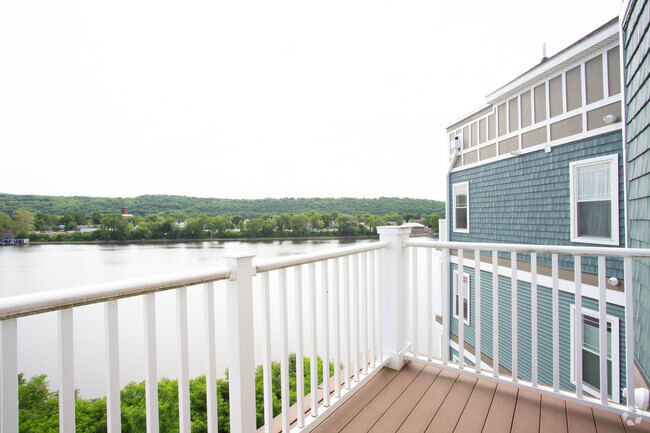 2BR, 2BA_1300SF - Captains Lookout