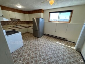 Building Photo - 39 Kingsway Dr