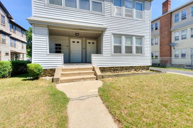 Building Photo - 377 Chandler St