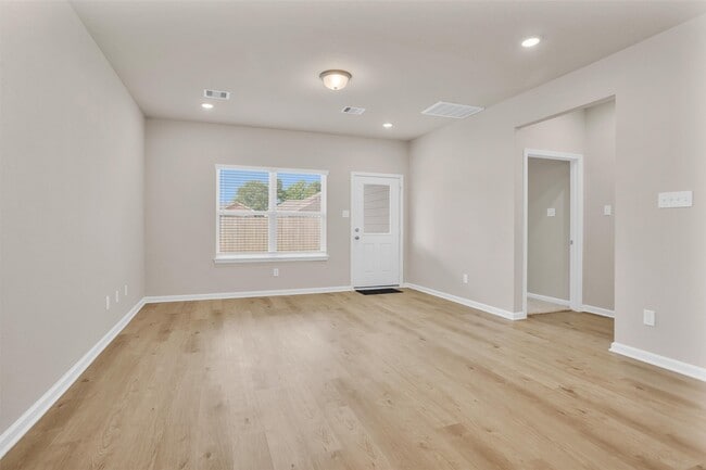 Building Photo - 9749 Grace Rdg Dr