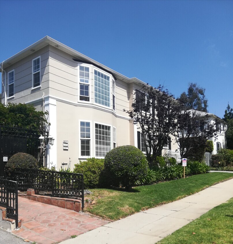 Foto principal - 417 Veteran Ave