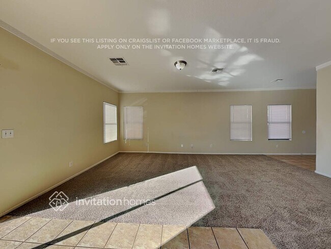 Foto del edificio - 8231 W Carol Ave