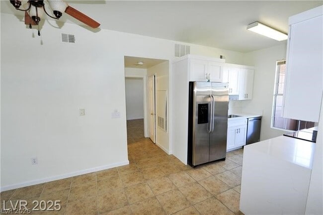 Foto del edificio - 231 W Horizon Ridge Pkwy