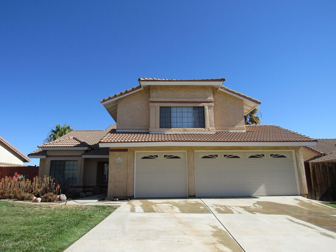 Primary Photo - West Palmdale Home