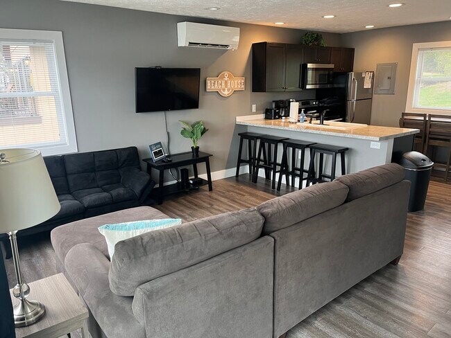 Sala de estar - 65 Greer Dr