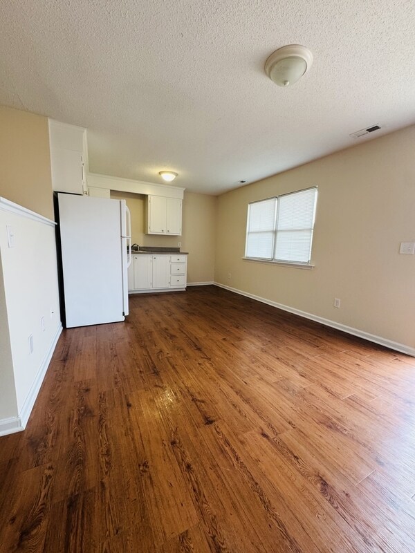 Foto del edificio - 3020 Adams Blvd