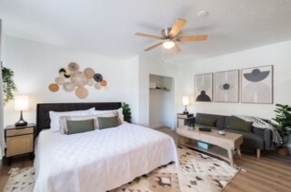 Foto principal - 1207 E River Dr