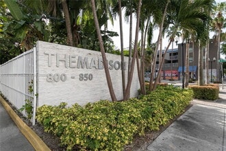 Building Photo - 850 N Miami Ave