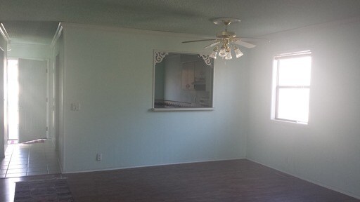 Building Photo - 9 Dulzura Way