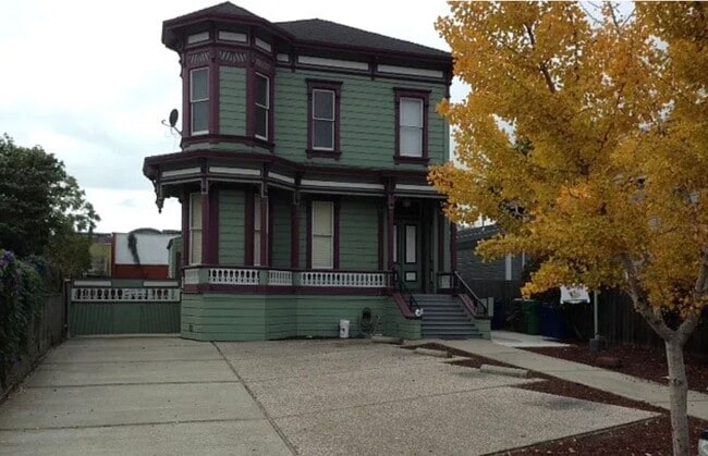 Building Photo - 2310 Pacific Ave