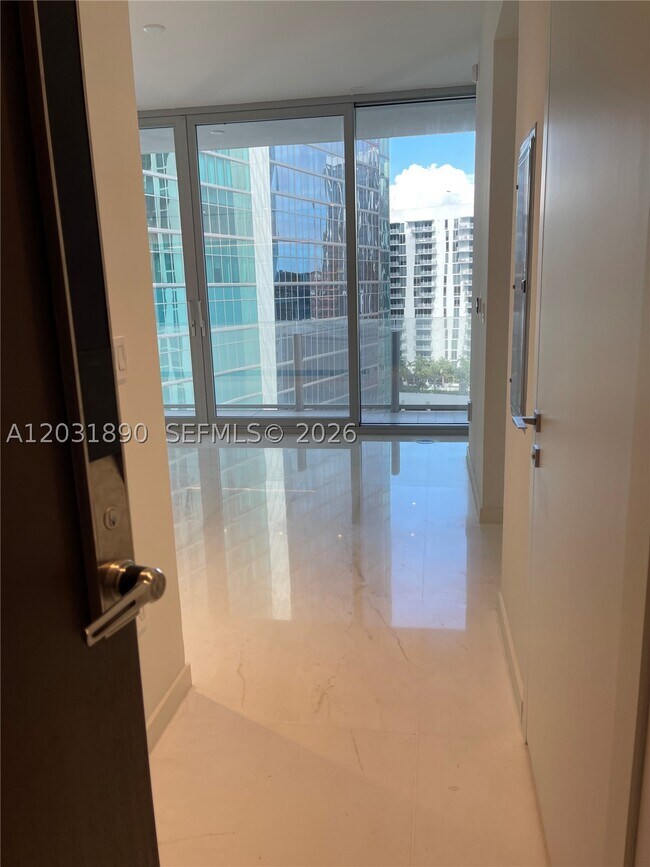 Building Photo - 300 Biscayne Blvd