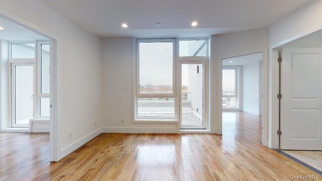Foto del edificio - 138-28 Queens Blvd