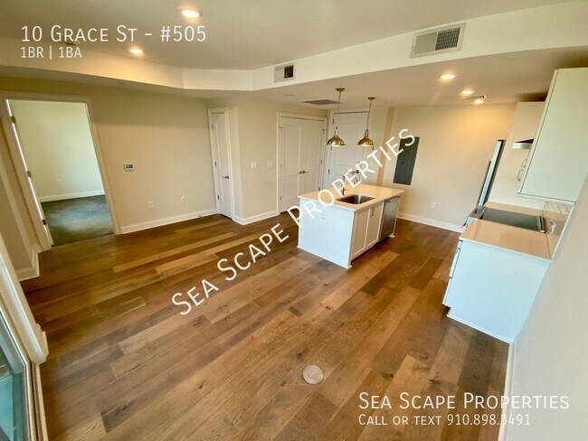 Building Photo - Apartment with Waterview in Downtown Wilmi...