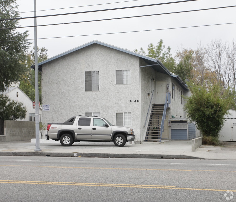 Primary Photo - 12348 Oxnard St