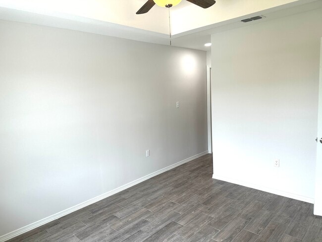 Building Photo - 372 Uva Ln