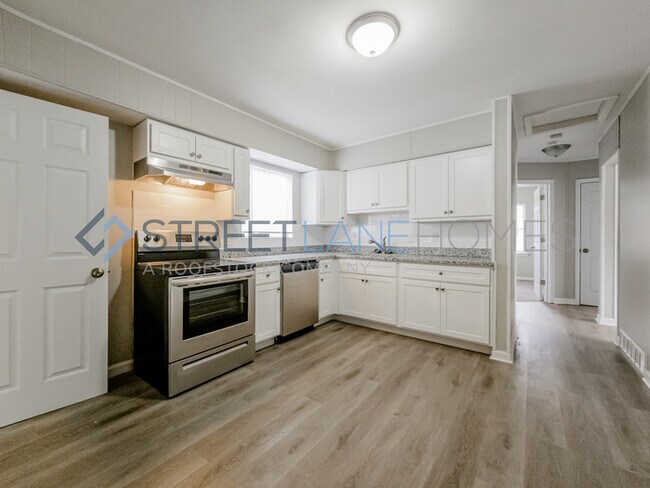 Foto del edificio - NOW OFFERING $250 OFF FIRST FULL MONTH IF ...