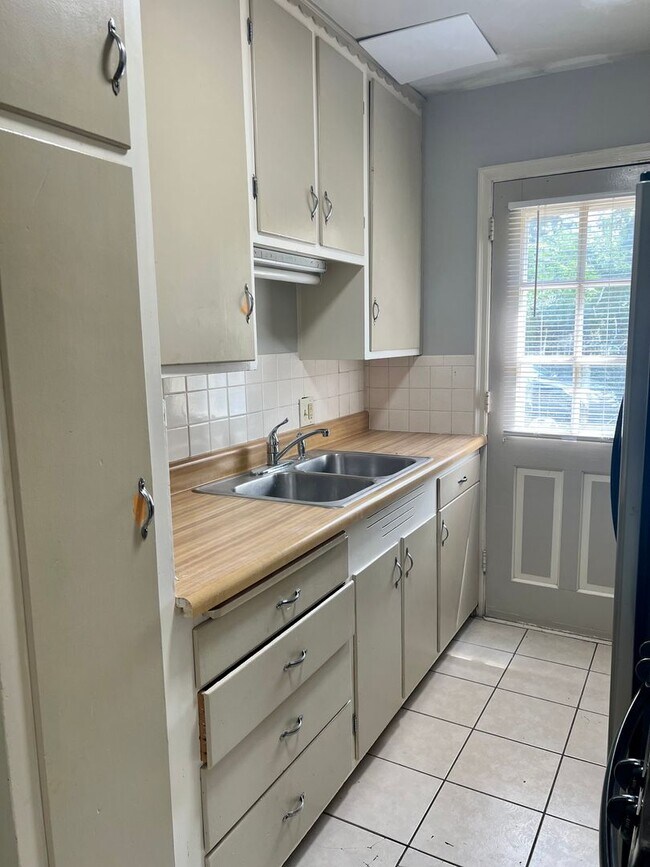 Foto del edificio - 2407-2409 Washington St