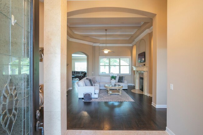 Foto del edificio - Spacious 4-Bed, 4-Bath Home in Jack Anders...