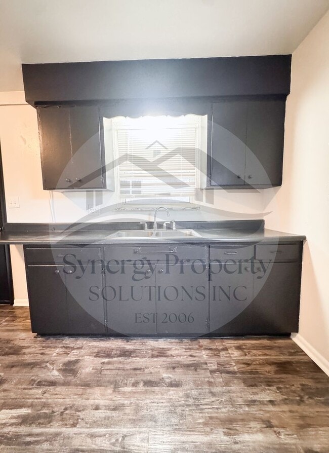 Foto del edificio - Available Now