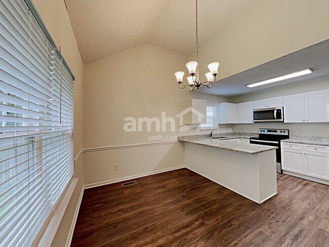 Building Photo - 1721 N Cove