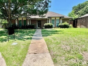 Building Photo - 229 Glenwood Dr