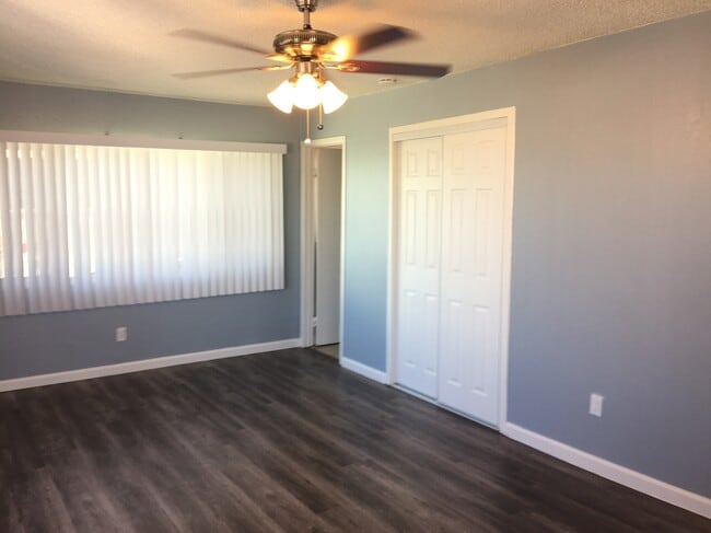 Building Photo - 2330 Locust Ave