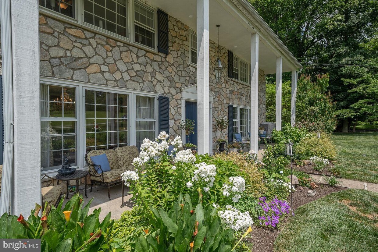 Foto principal - 337 Crum Creek Ln