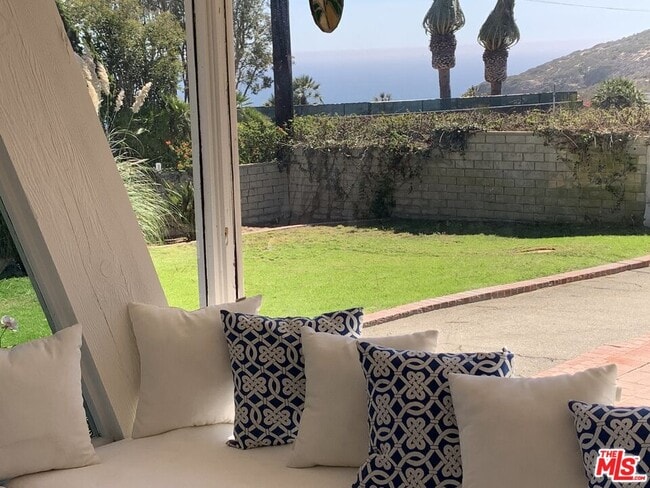 Foto del edificio - 29151 Cliffside Dr