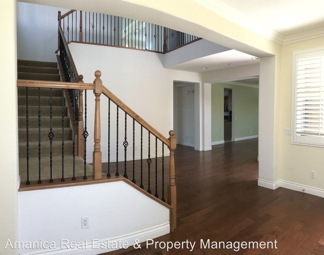Building Photo - 5 br, 4.5 bath House - 18712 Lurin Ave.
