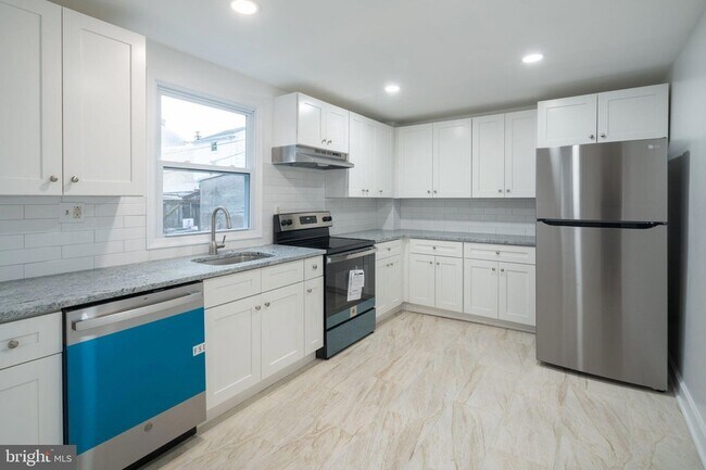 Foto del edificio - 4448 Mitchell St