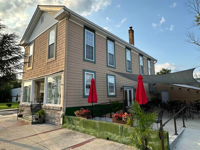 Building Photo - 6019 Main St