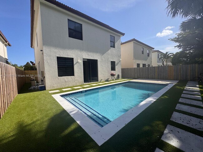 Foto del edificio - 10003 NW 89th Ter